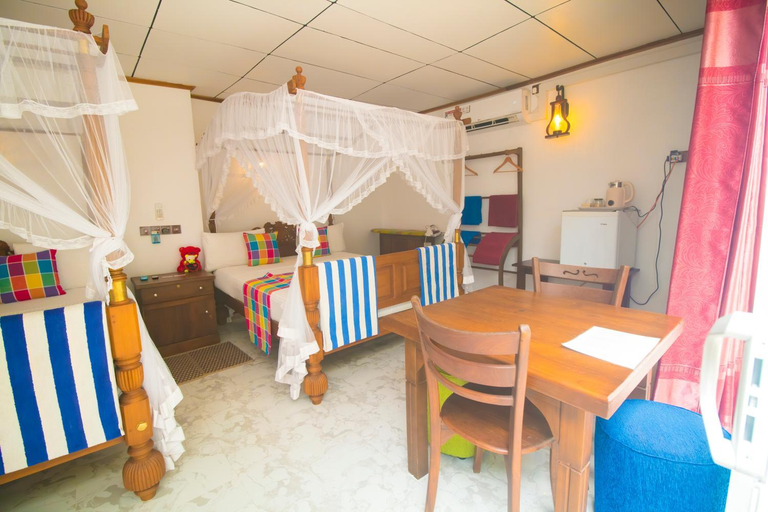 Bedroom 2, Suriya Guest Home Stay Mirissa, Weligama