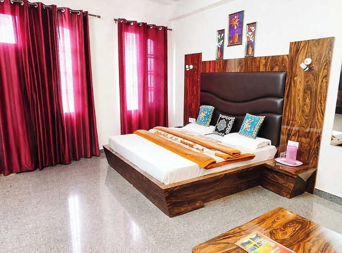 Room 5, Hotel Shivam Dalhousie, Chamba