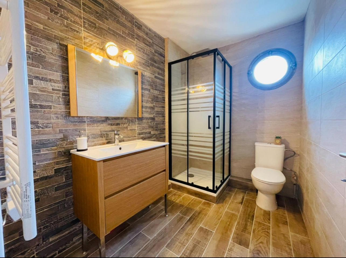 Bathroom, L'Oceane Bed&Breakfast, Gironde