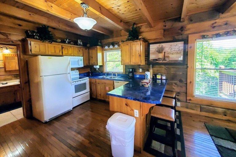 Private kitchen 4, Soaring Eagle 4 Bedroom Cabin, Sevier