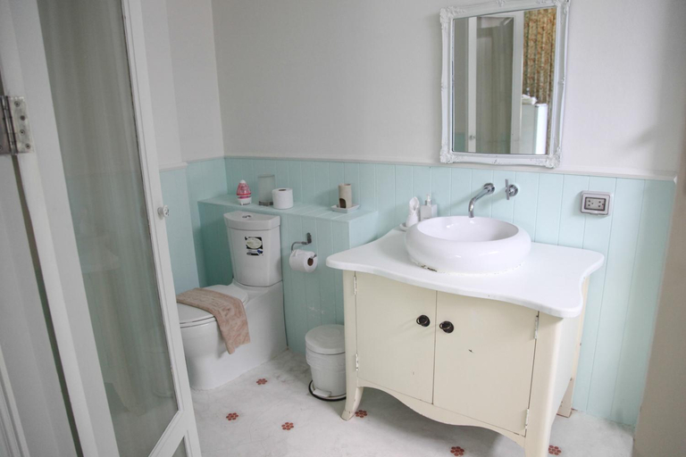Bathroom 3, Baan Hmon-Oon, Muang Chiang Mai
