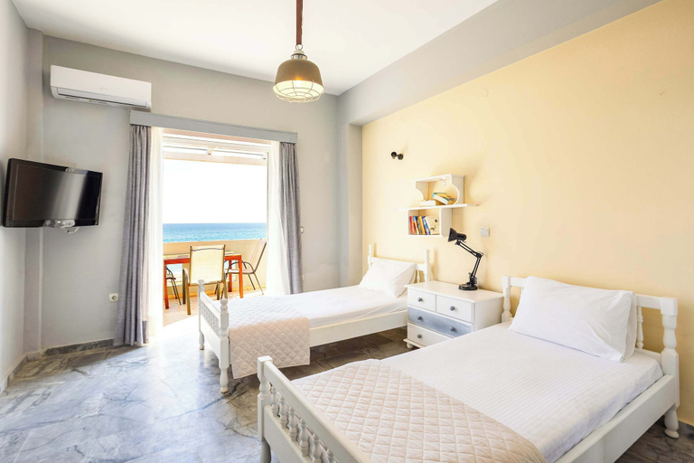 Room 3, Beachfront Nest Memi Koroni-Seaheaven House B1, Peloponnese
