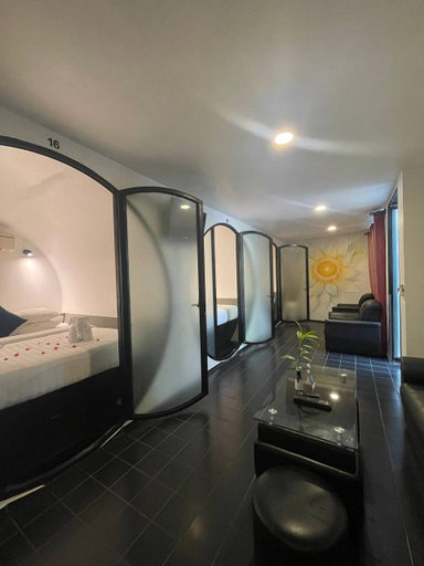 Bathroom, Tunnel Urban Retreat, Siem Reap