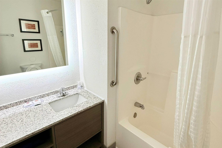 Bathroom 4, Comfort Inn Gallup, McKinley