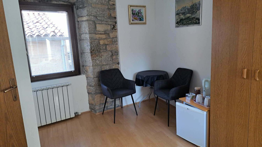 Others 5, Rooms Svalina, Grožnjan
