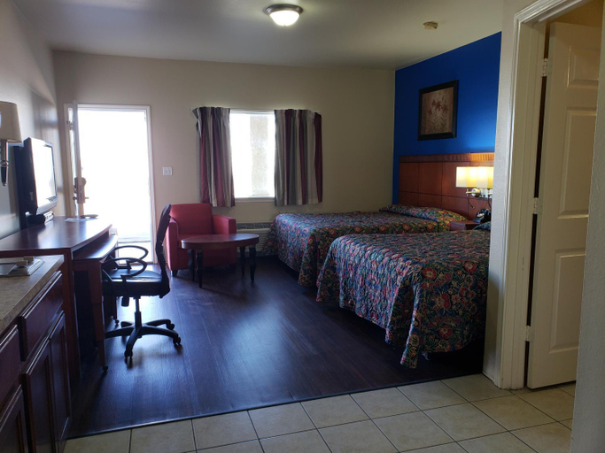 Bedroom 3, Crossroads Inn & Suites, Victoria