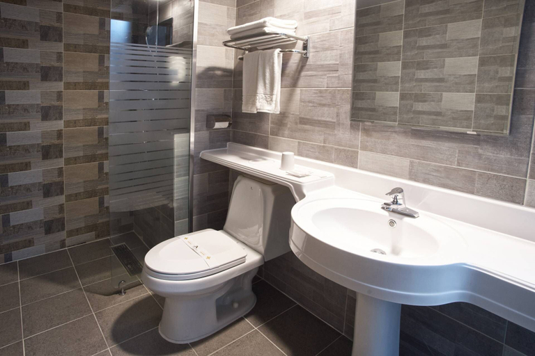 Bathroom 4, Cs Premier Hotel, Anyang