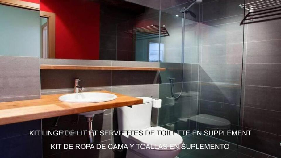 Bathroom 3, Residence CERDANYA, Pyrénées-Orientales