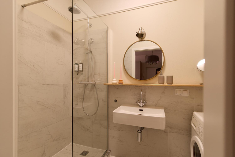 Bathroom 2, Powroznicza Apartments, Main Old Town & Riverside by Downtown Apartments, Gdańsk City