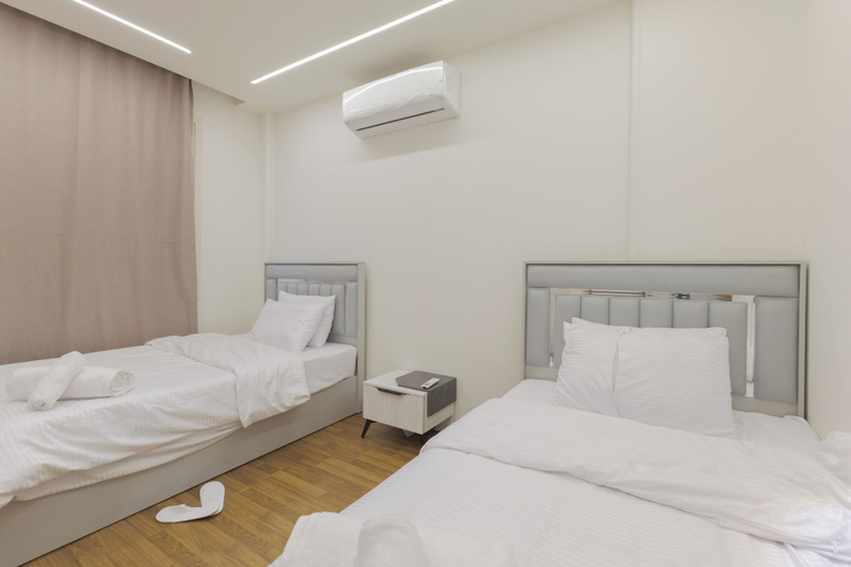Room 5, ELITE Premium 6BR Mansion at Royal City, Unorganized in Al Jizah