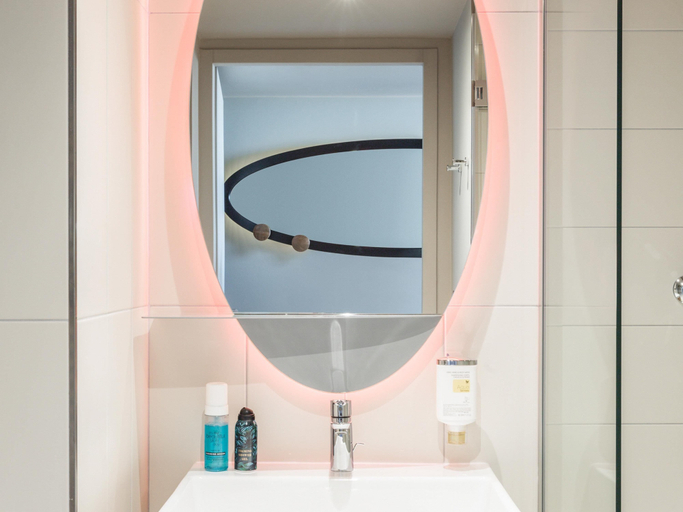 Bathroom 4, Aparthotel Adagio Access Palaiseau Saclay, Essonne