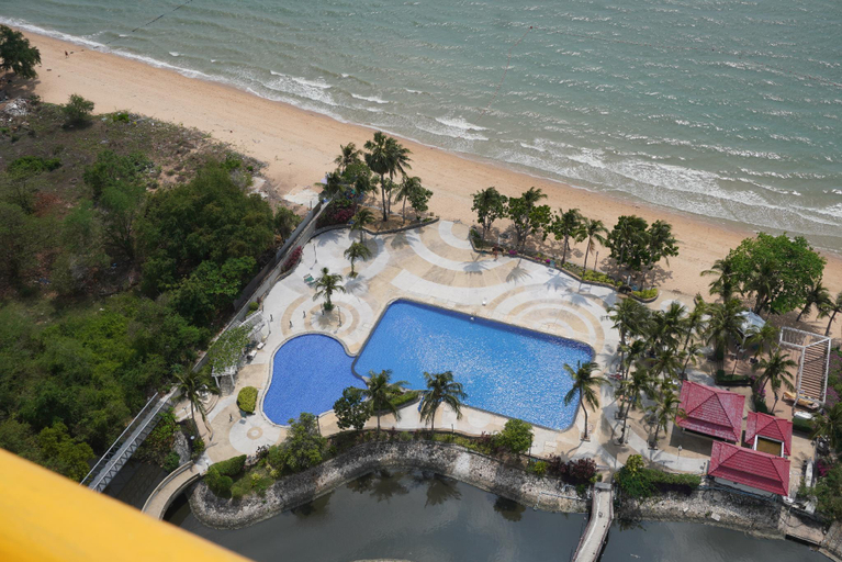 Sport & Beauty, Sunshine Beach Condotel (King Studio Ocean View), Sattahip