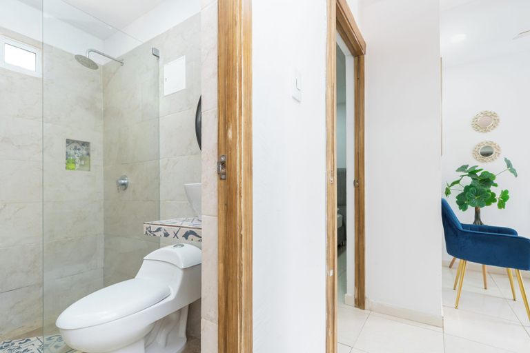 Bathroom 5, Hotel ADAZ Mediterraneo, Santa Marta (Dist. Esp.)