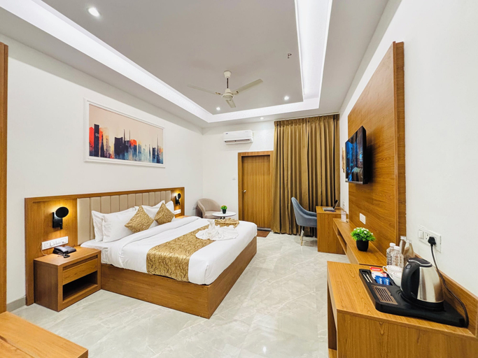 Room 5, Arth Suites Lucknow Gomti Nagar, Lucknow