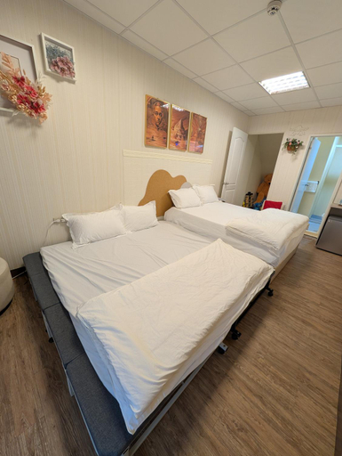 Bedroom 2, Travel Light, Tainan
