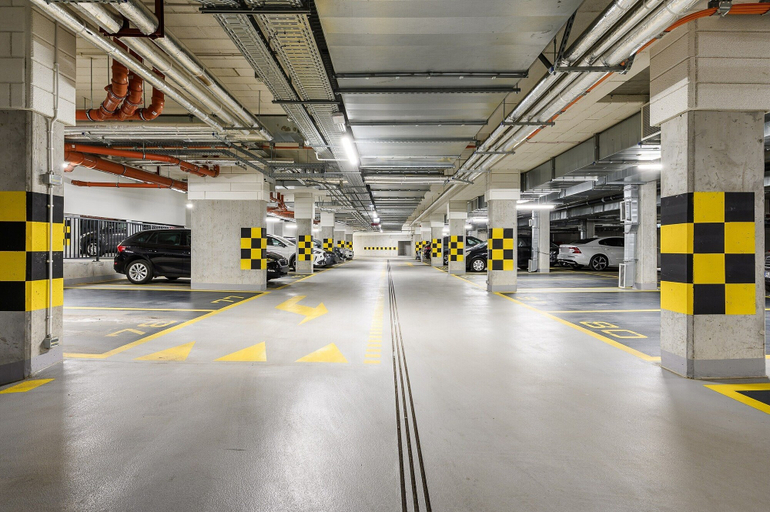 Parking 3, Lumina stylish apart Park Skaryszewski, Warsaw