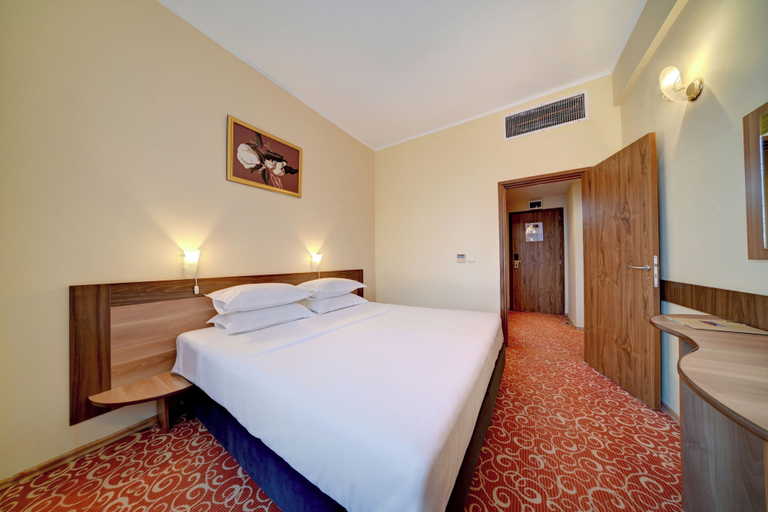 Bedroom 3, Central Hotel, Ploiesti