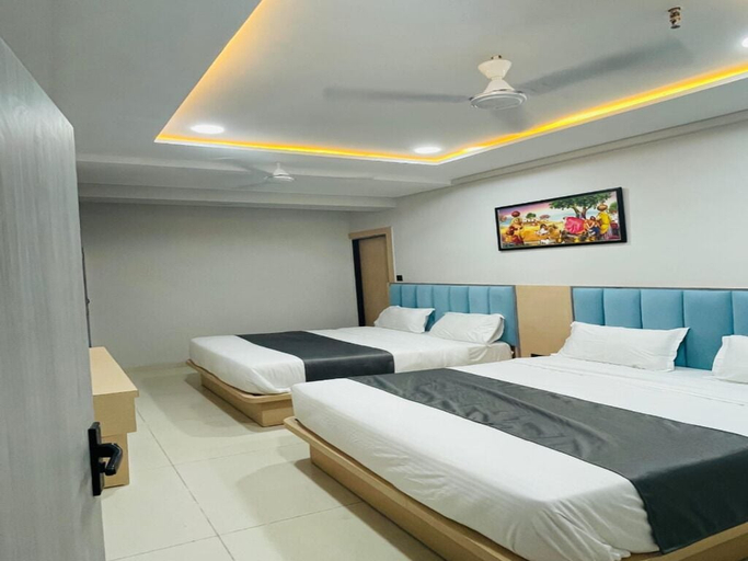 Room 4, HOTEL HILLS, Ahmadabad
