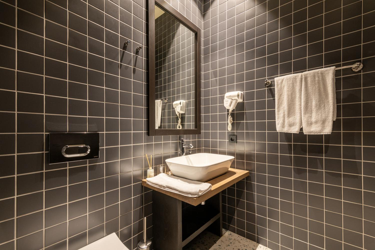 Bathroom 4, Hotel Zeg, Tbilisi