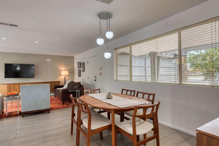 Room 2, Mid-century Oasis w Private Pool Mountain Views, Riverside