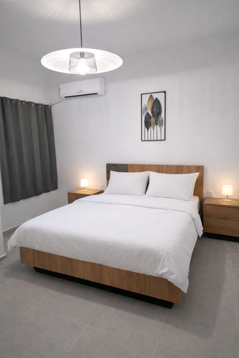 Room 4, Dorothy's Apartments Near Airport By SEM, Attica