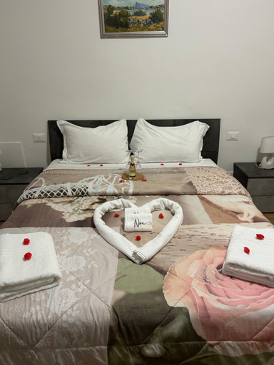 Bedroom, Nina, Pisa