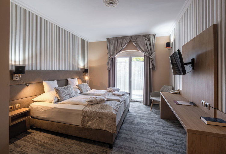 Bedroom 3, Laroba Wellness Hotel, Balatonalmádi