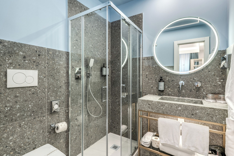 Bathroom 4, Relais Trevi 95 Boutique Hotel, Rome