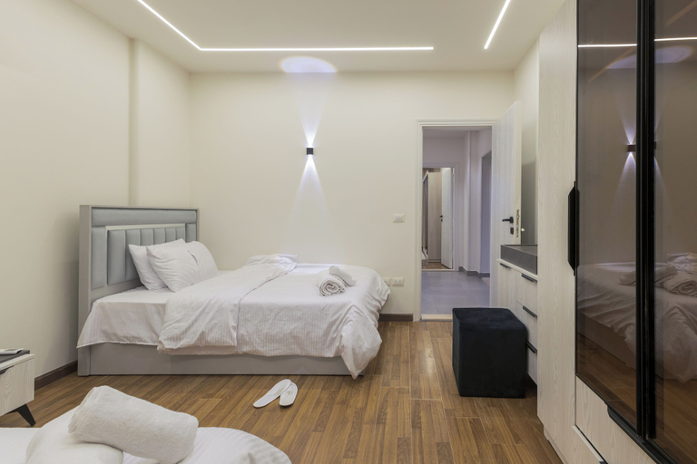 Room 4, ELITE Premium 6BR Mansion at Royal City, Unorganized in Al Jizah