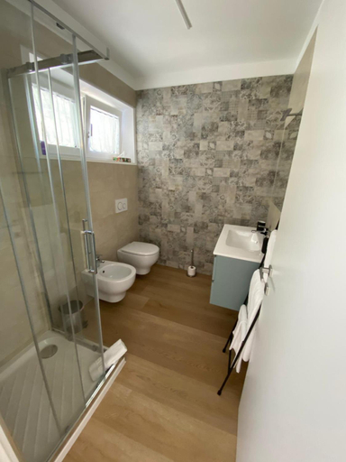 Bathroom 3, Lotus Garda, Trento
