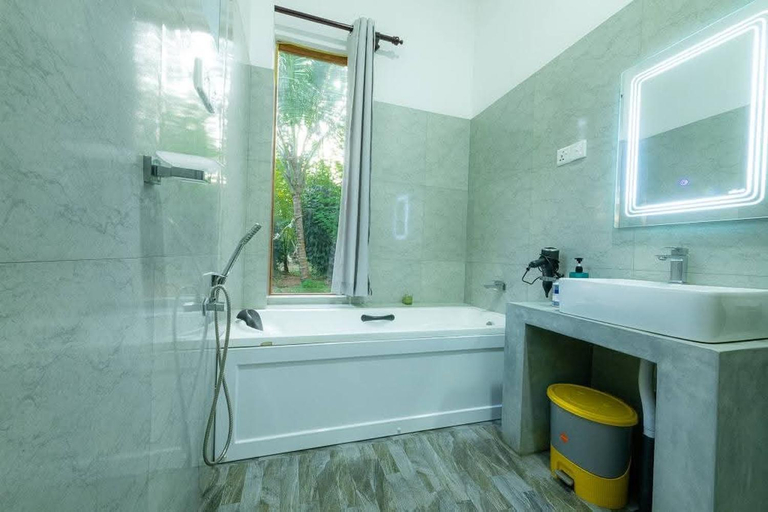 Bathroom 3, Green View Safari Resort, Embilipitiya