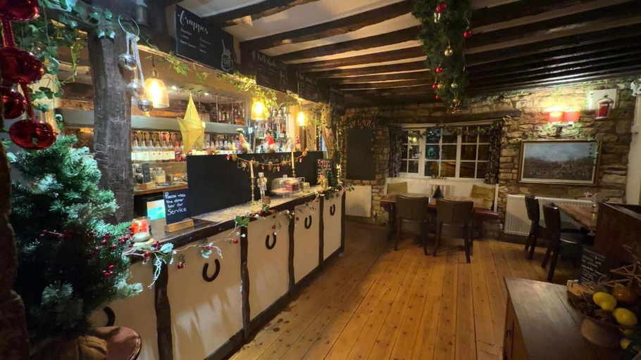 Food & Drinks 3, Red Lion Dunston, Lincolnshire