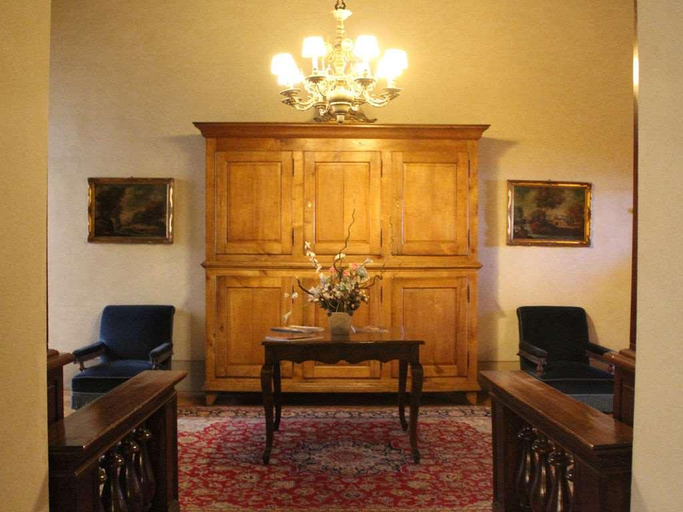 Public Area 3, Loggiato Dei Serviti, Florence
