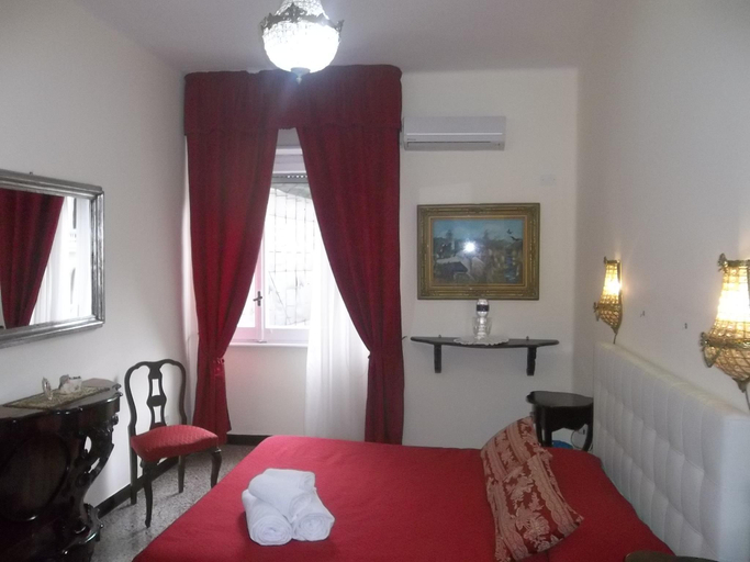 Bedroom 5, WELL COME - SANTA LUCIA, Napoli