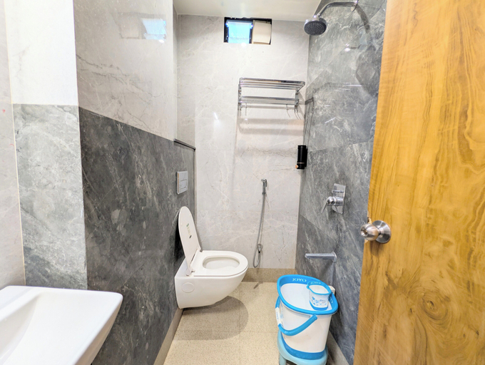 Bathroom 4, Hotel Cosmos Green, Indore
