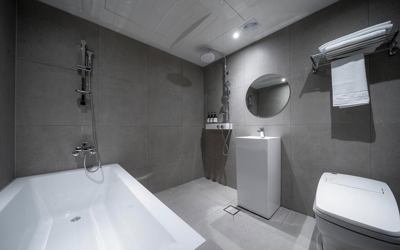 Bathroom 5, Hound Hotel Daegu Dongdaegu Station, Dong