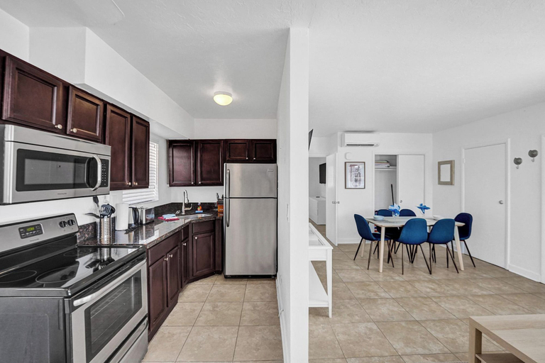 Room 3, Desoto Beach Retreat with Heated Pool, Broward