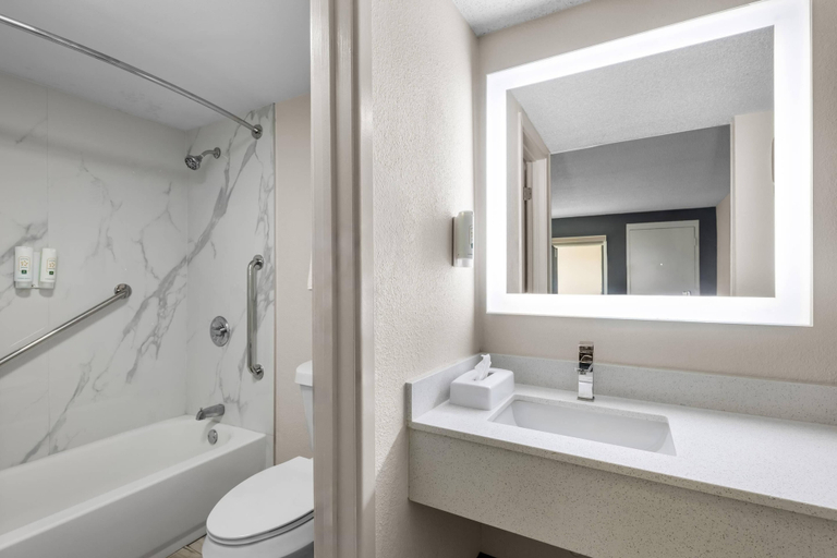 Bathroom 5, Quality Inn Odessa near University, Ector