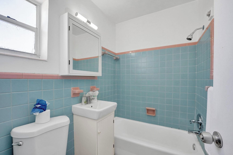 Room 2, Desoto Beach Retreat with Heated Pool, Broward