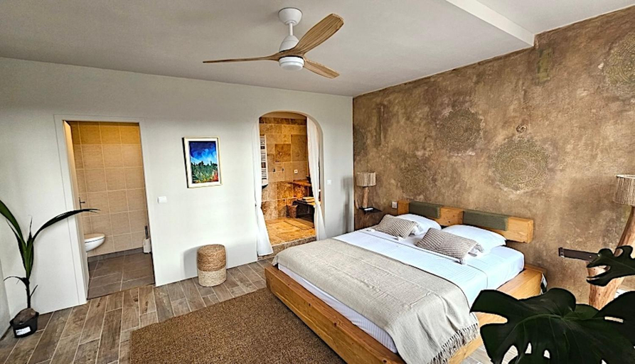 Bedroom, Domaine de Pradaous, Alpes-de-Haute-Provence
