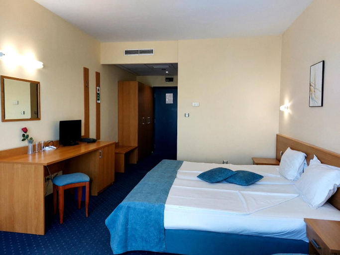 Bedroom 3, Aquamarine Hotel, Nesebar