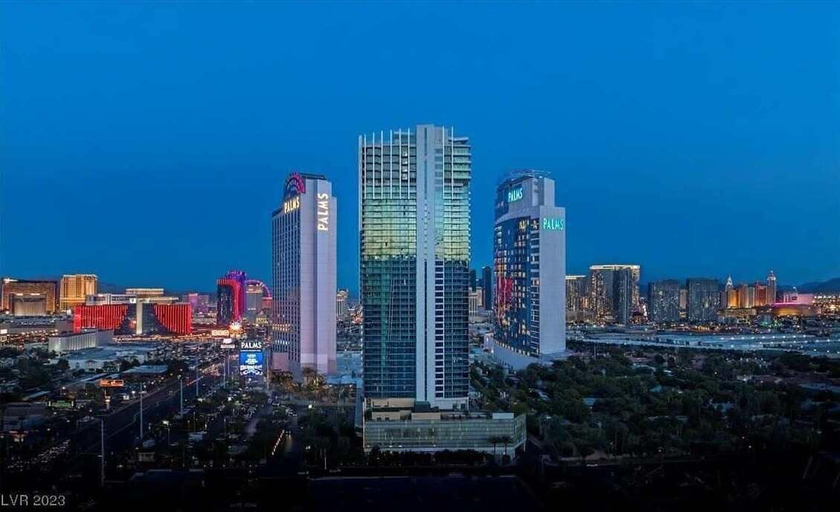 Interior 4, Stunning Escape Studio Unit 17th Floor!, Clark