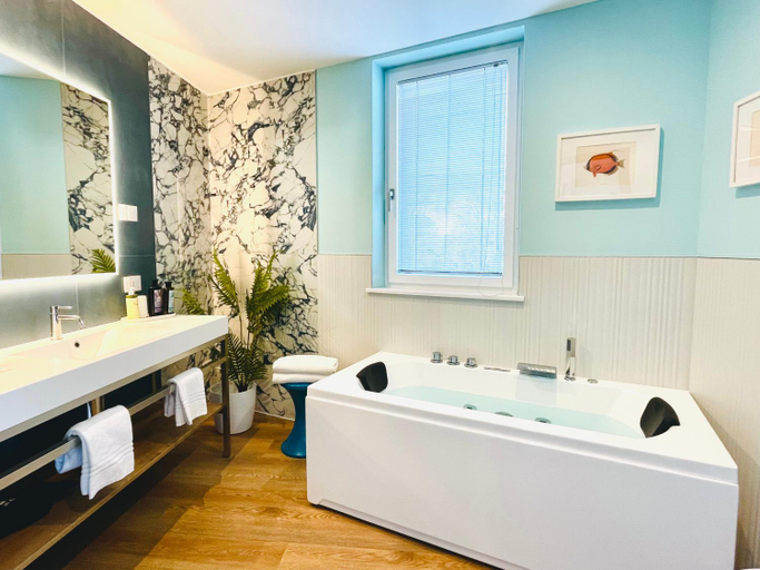 Bathroom 3, Plaza Lago di Garda Rooms - Rooftop, Lakeview & Jacuzzi, Verona