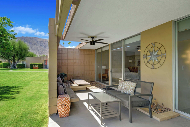 Room 1, Modern Krisel Retreat With Mountain Views Pool A, Riverside