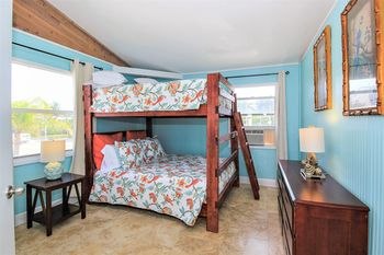 Others 2, Sea Steps Suites, Broward