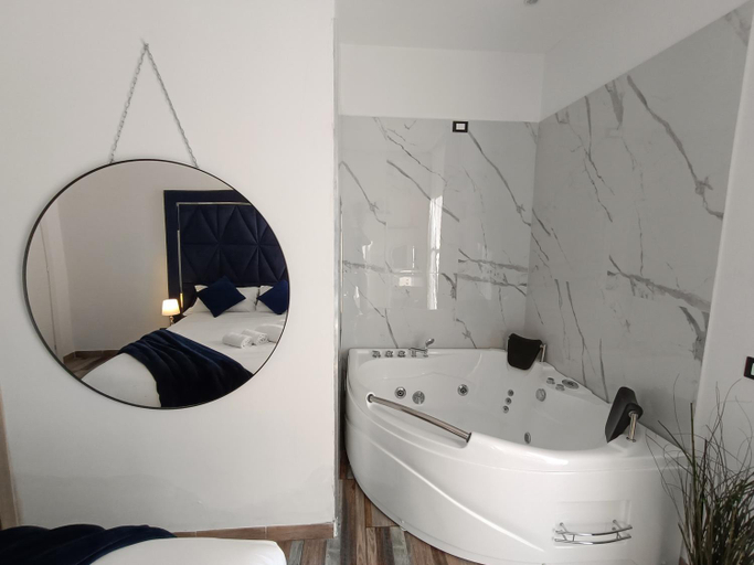 Bathroom 2, Matriosca Suites, Rome