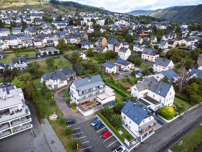 Others 5, Hotel Bisenius, Bernkastel-Wittlich