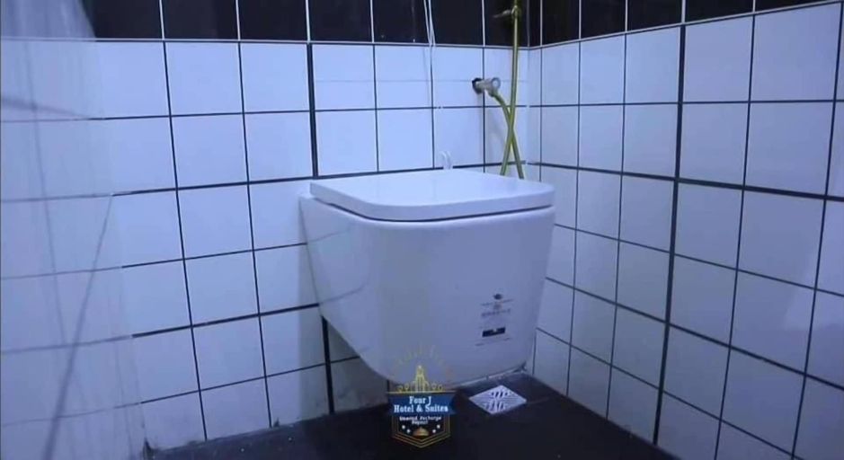 Bathroom, FourJ Hotel and Suites, LagosIsland