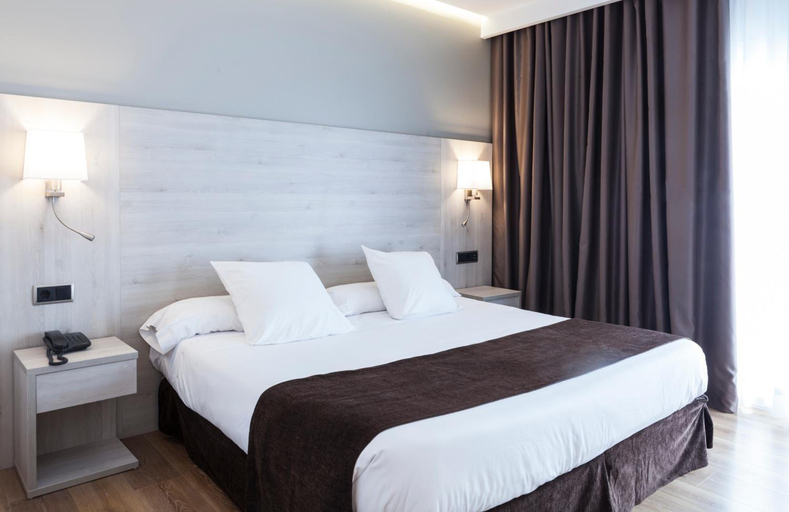Bedroom 3, Helios, Girona