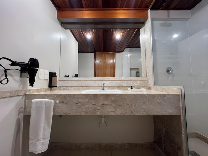 Bathroom 5, Hotel Atlante Plaza, Recife